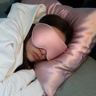 SilkySense™ Örngott i 22 Momme Mullbärssilke + Mörkläggande Sovmask